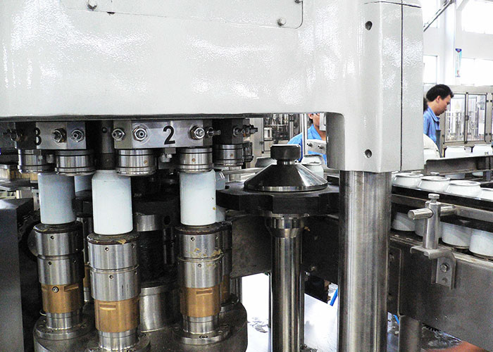 Aluminum Can Carbonated Filling Machine